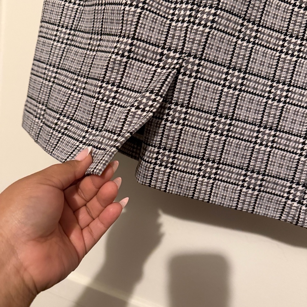MICHAEL Michael Kors Black and Gray Plaid Pencil Skirt - Picture 5 of 10